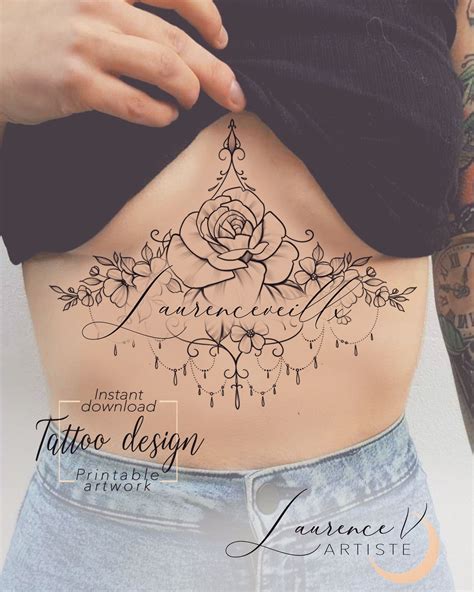 tatouage femme sous poitrine cote|8 idées trop stylées pour un underboobs tattoo